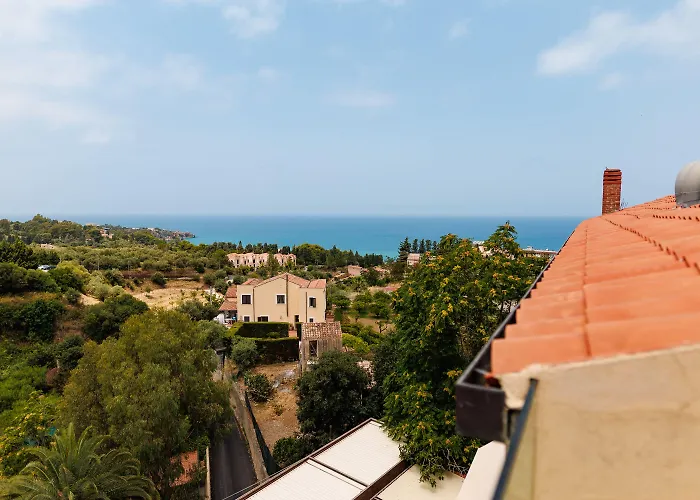 Alberi Del Paradiso Cefalù
