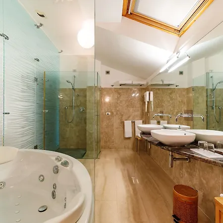 Hotel Alberi Del Paradiso 4*