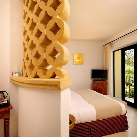 Alberi Del Paradiso Cefalù