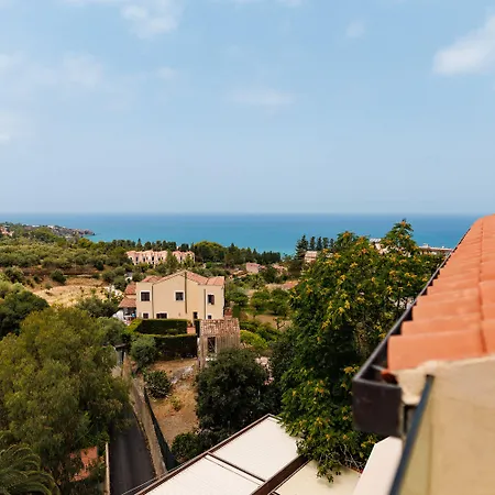 Alberi Del Paradiso Cefalu