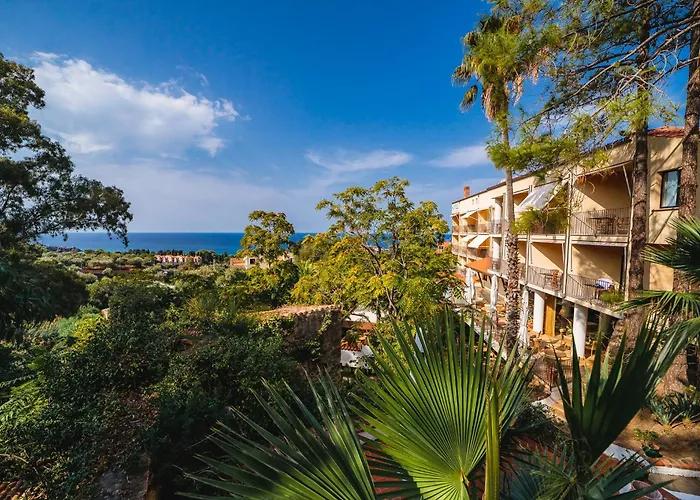 Hotel Alberi Del Paradiso 4*