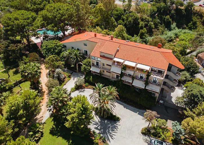 Alberi Del Paradiso Cefalù